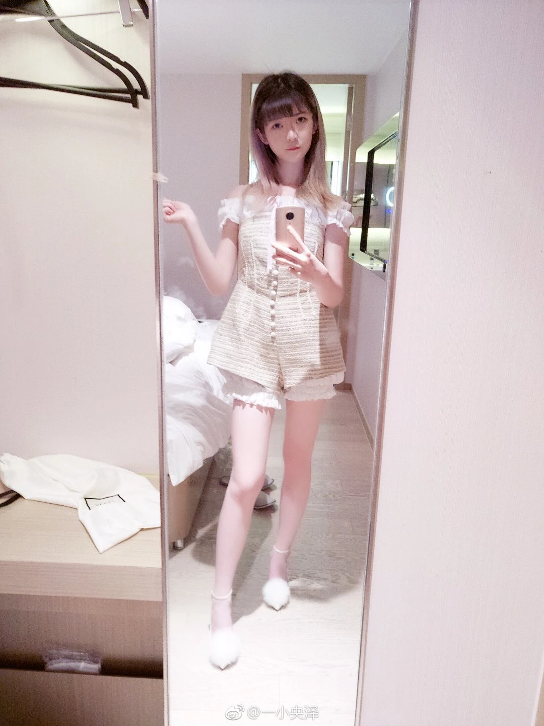 91tutu.cc@一小央泽 NO.0000微博杂图-232.webp