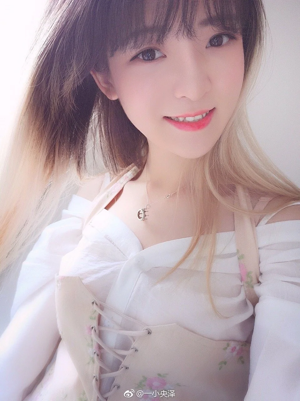 91tutu.cc@一小央泽 NO.0000微博杂图-242.webp