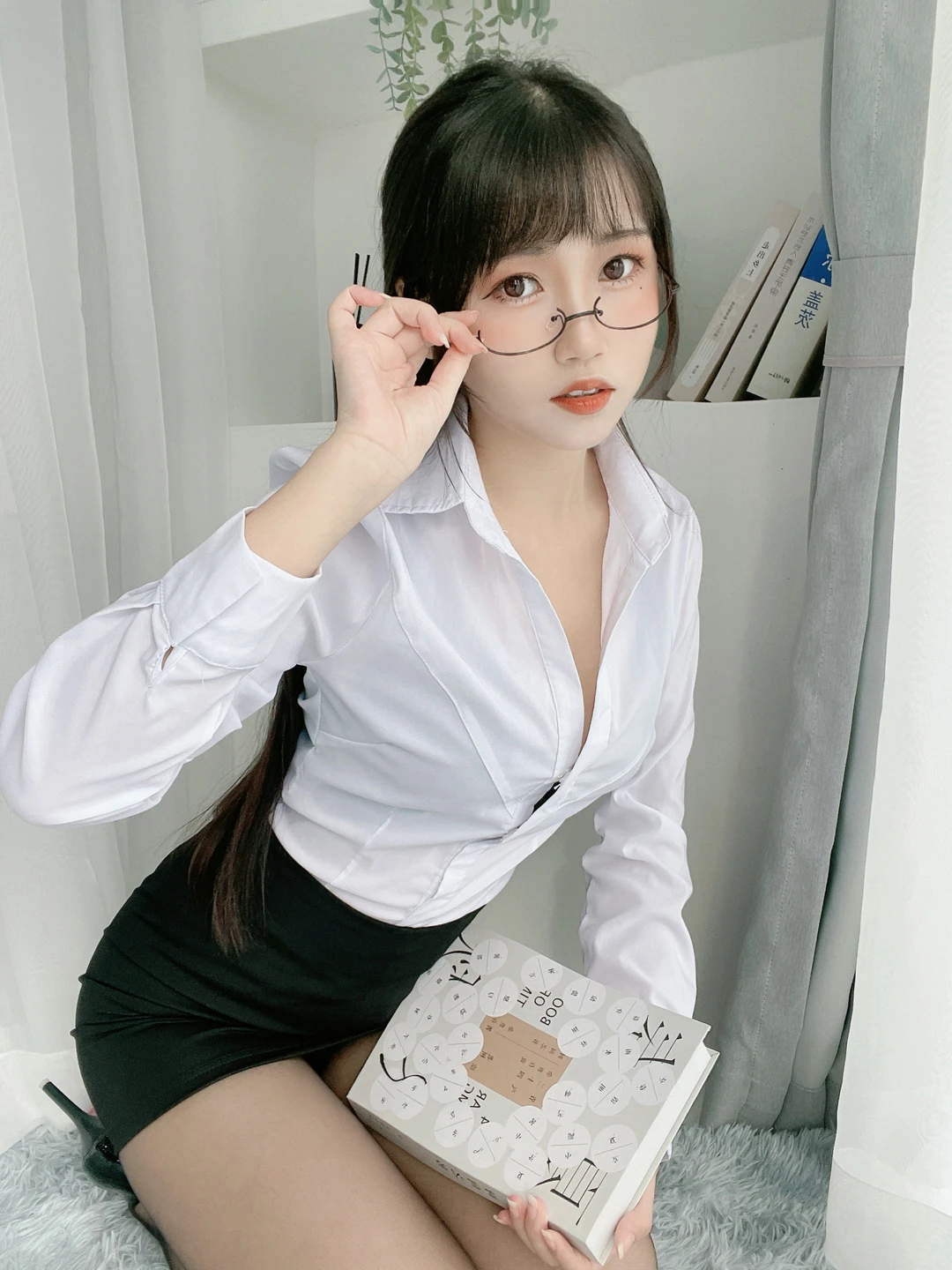 不呆猫 - 黑丝包臀OL [24P,5V-908MB]