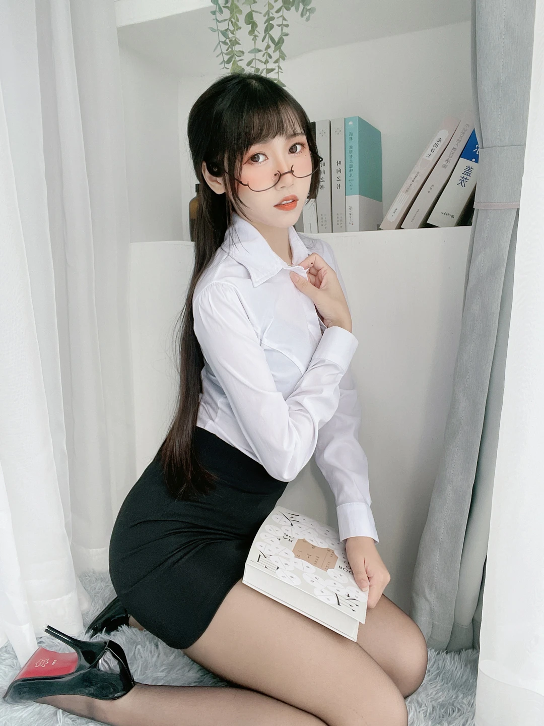 91tutu.cc@不呆猫 - 黑丝包臀OL-002.webp