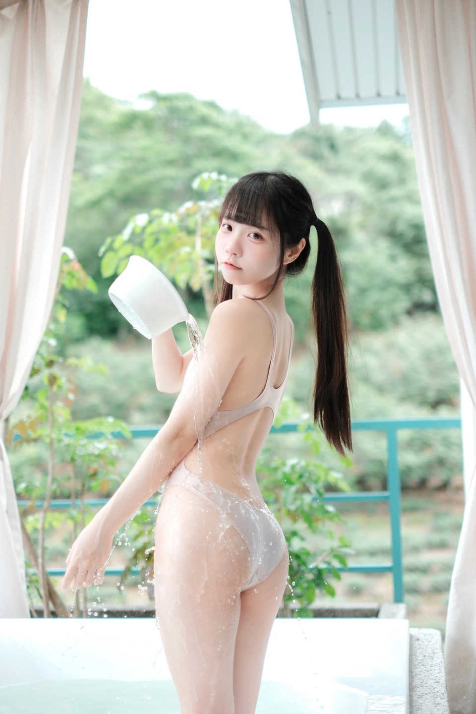 91tutu.cc@可可小白兔 _No_015_在陽台做壞事的小兔兔_68P_148MB-009.webp