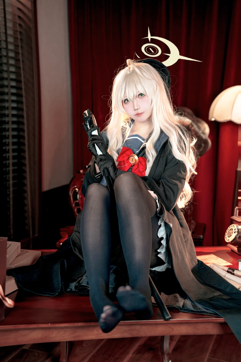91tutu.cc@坠星大聪明_No_001_蔚蓝档案_笑脸教授_84P,5V_990MB-002.webp