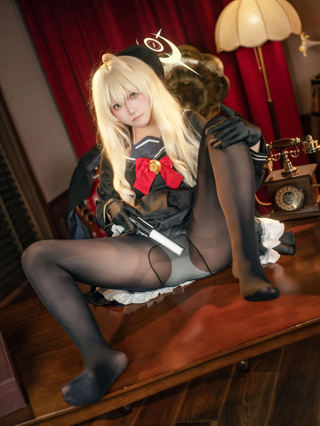 91tutu.cc@坠星大聪明_No_001_蔚蓝档案_笑脸教授_84P,5V_990MB-026.webp
