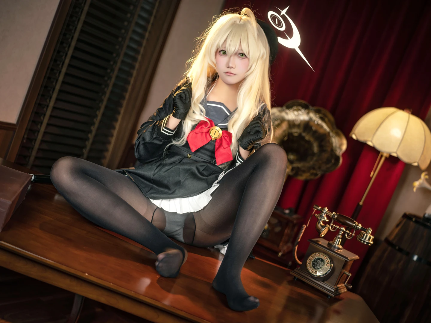 91tutu.cc@坠星大聪明_No_001_蔚蓝档案_笑脸教授_84P,5V_990MB-028.webp
