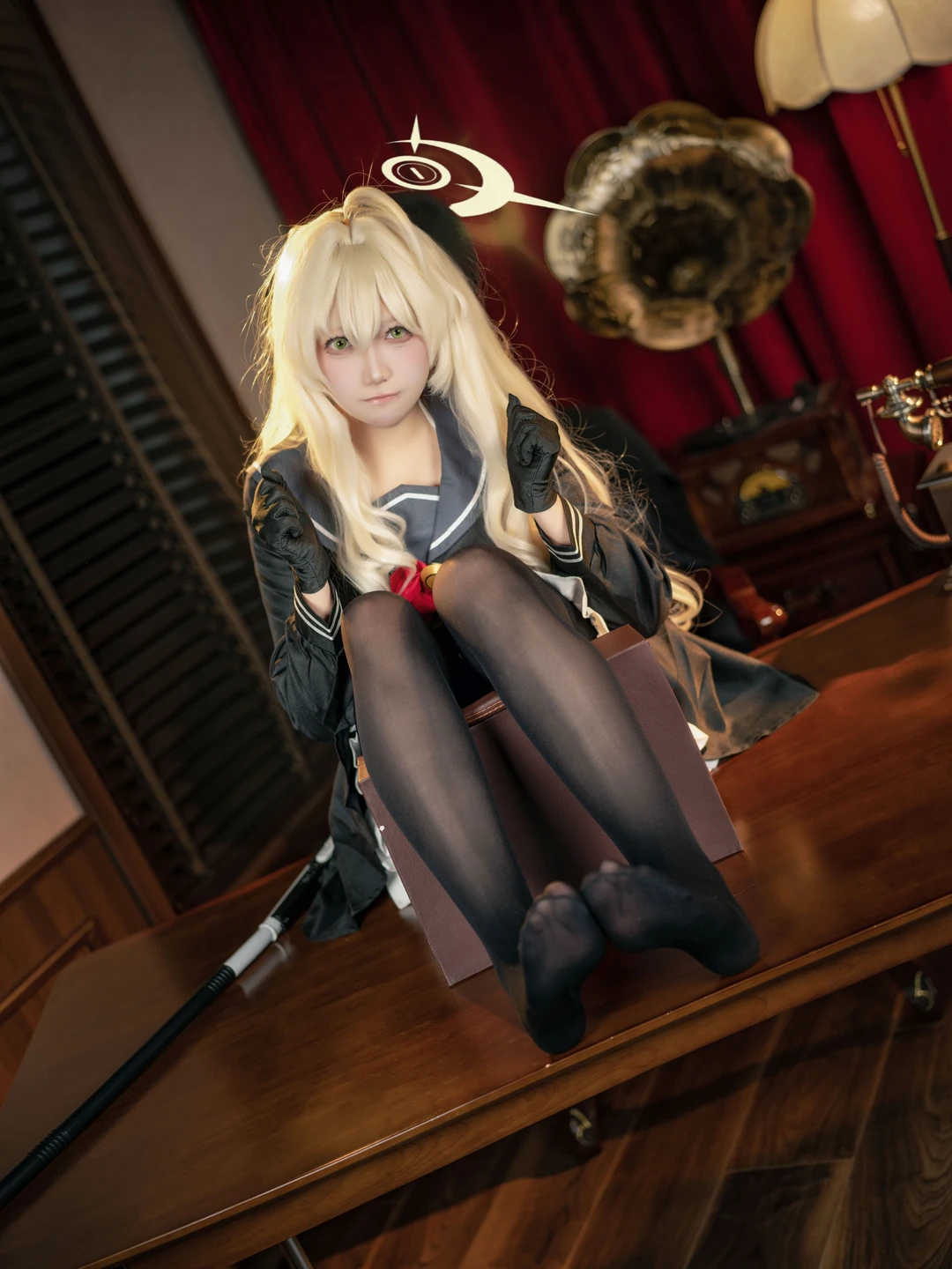 91tutu.cc@坠星大聪明_No_001_蔚蓝档案_笑脸教授_84P,5V_990MB-029.webp