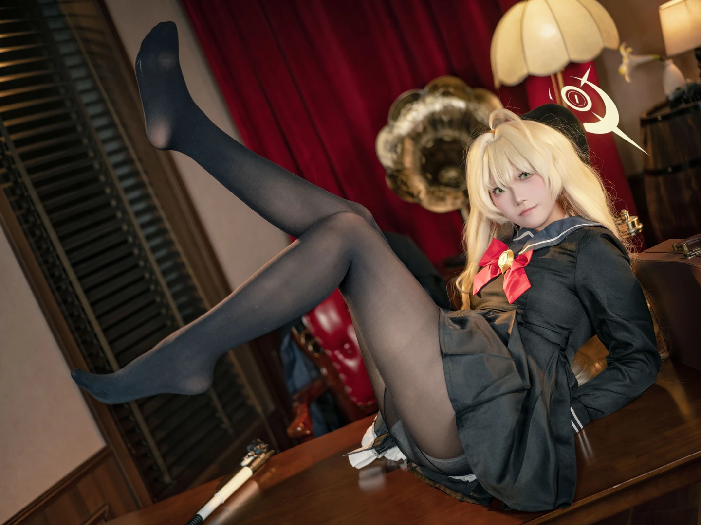 91tutu.cc@坠星大聪明_No_001_蔚蓝档案_笑脸教授_84P,5V_990MB-038.webp
