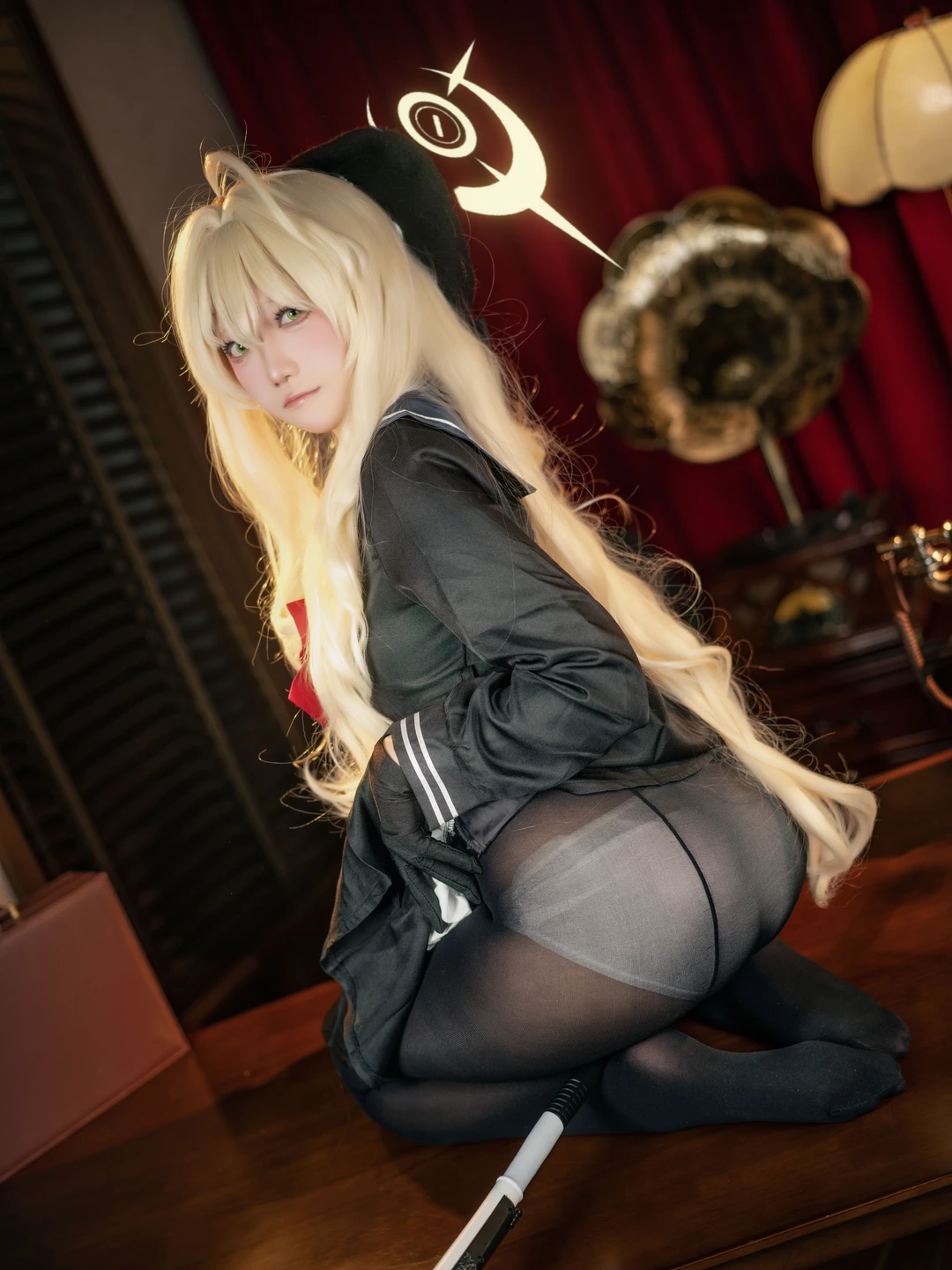 91tutu.cc@坠星大聪明_No_001_蔚蓝档案_笑脸教授_84P,5V_990MB-040.webp