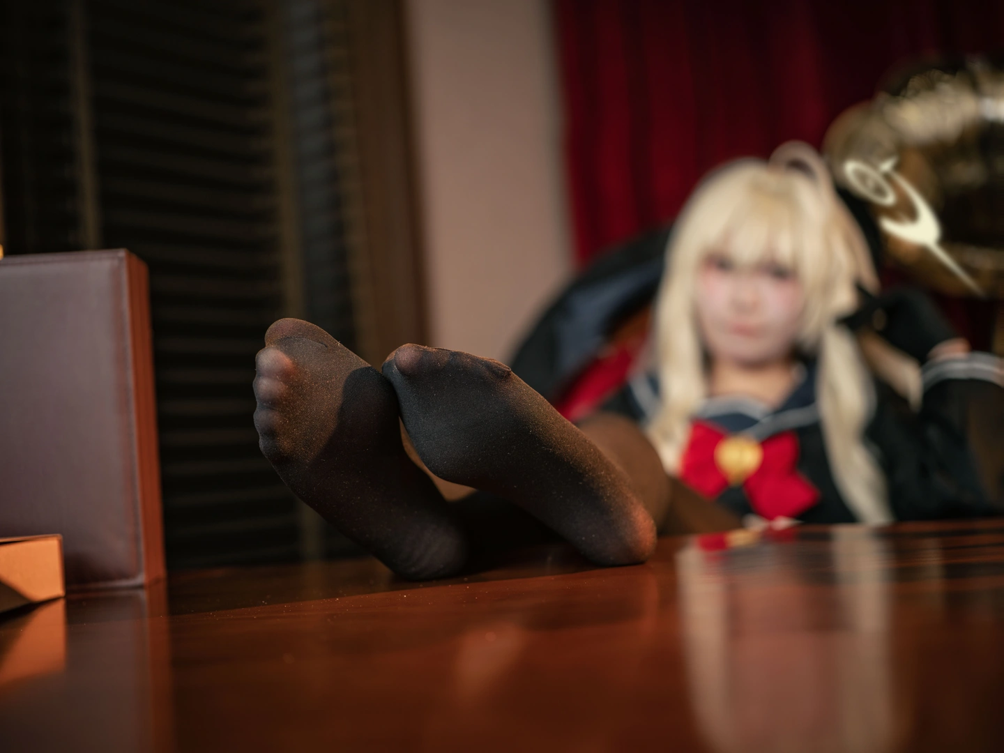 91tutu.cc@坠星大聪明_No_001_蔚蓝档案_笑脸教授_84P,5V_990MB-043.webp