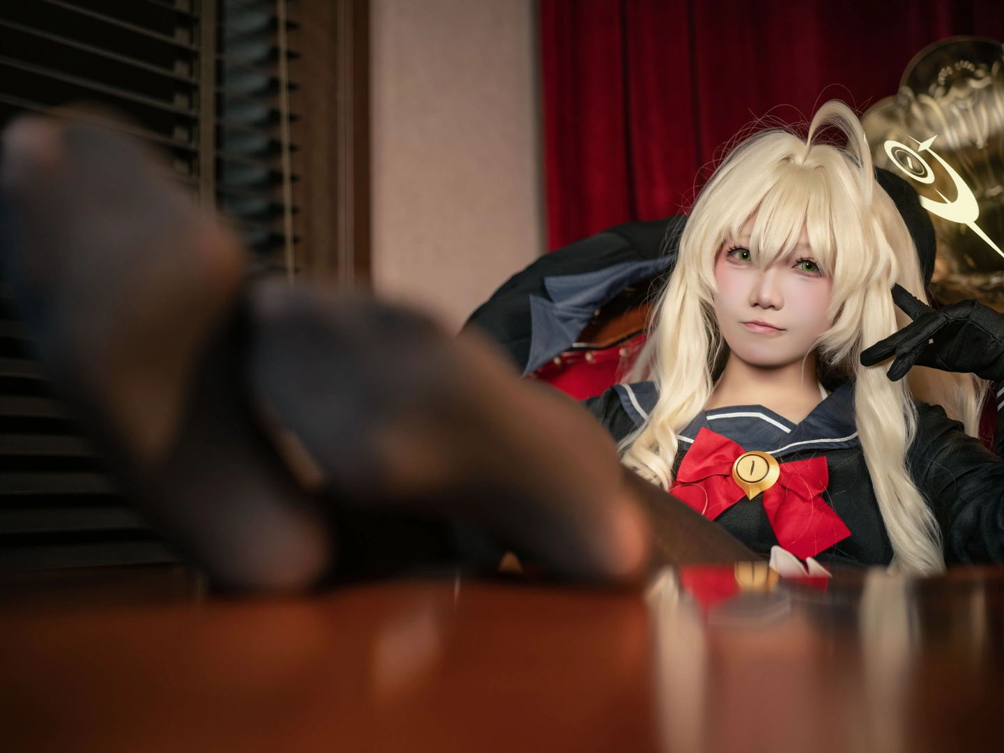 91tutu.cc@坠星大聪明_No_001_蔚蓝档案_笑脸教授_84P,5V_990MB-048.webp