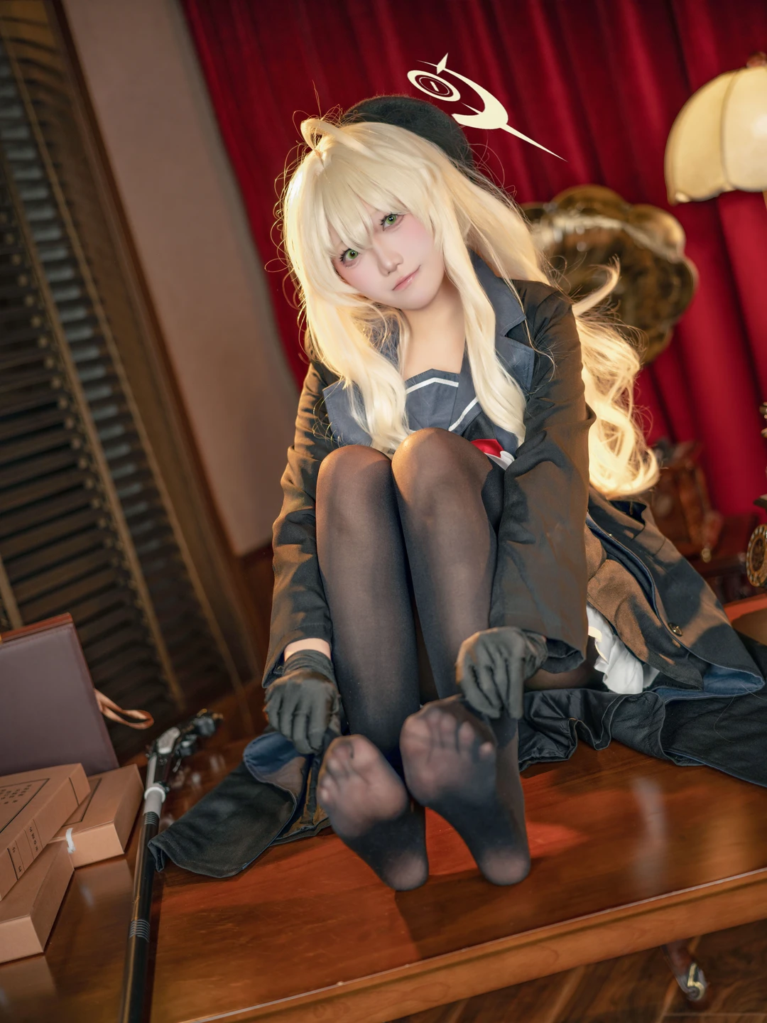 91tutu.cc@坠星大聪明_No_001_蔚蓝档案_笑脸教授_84P,5V_990MB-055.webp