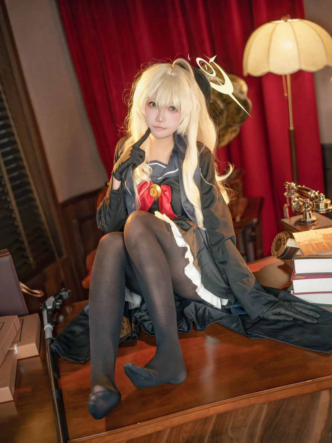 91tutu.cc@坠星大聪明_No_001_蔚蓝档案_笑脸教授_84P,5V_990MB-058.webp