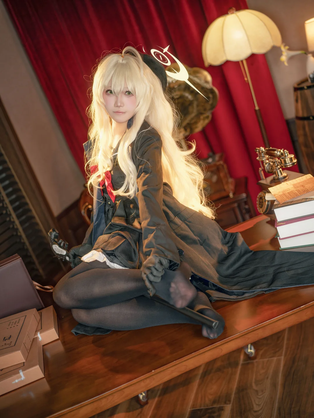 91tutu.cc@坠星大聪明_No_001_蔚蓝档案_笑脸教授_84P,5V_990MB-059.webp