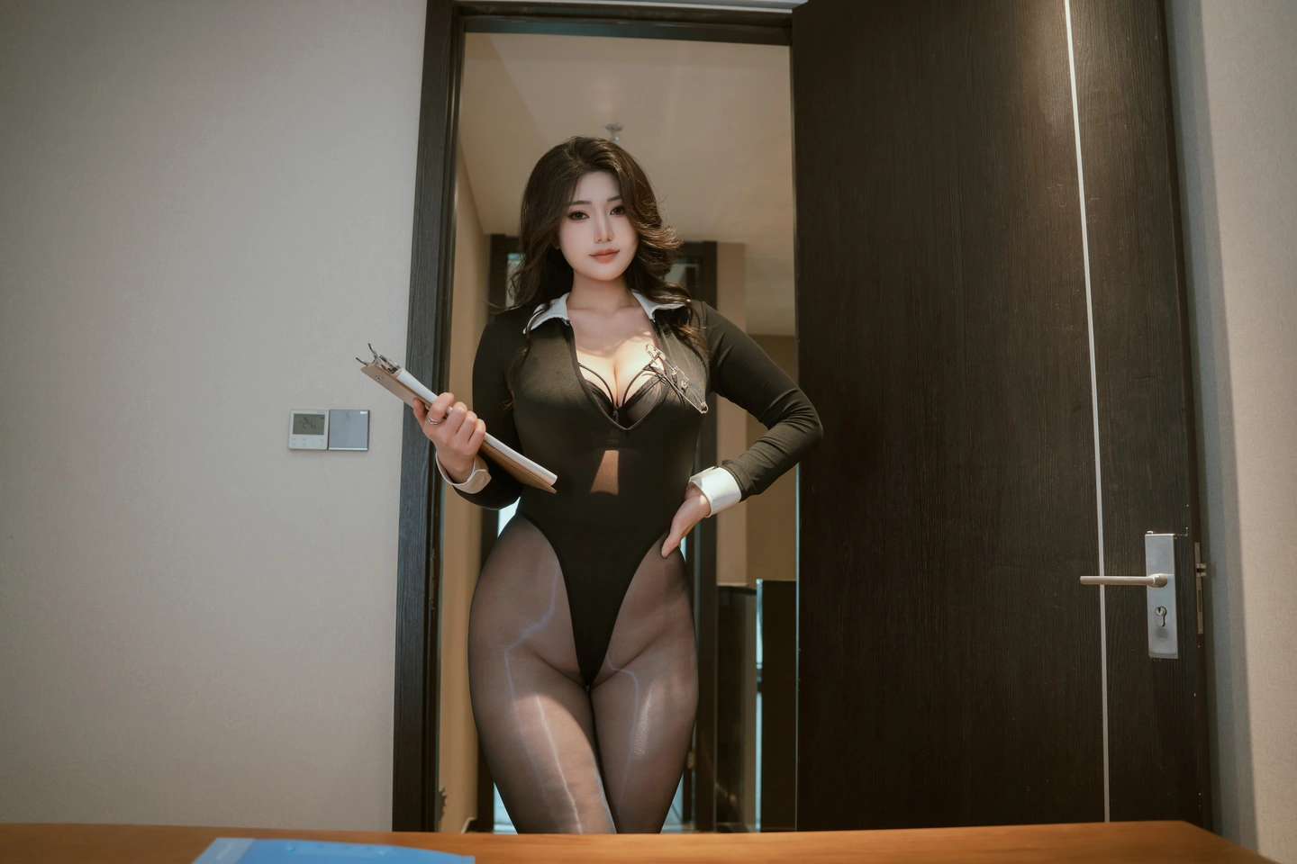 星澜 - No.052 麻辣女秘书 [92P,1V-1.20GB]