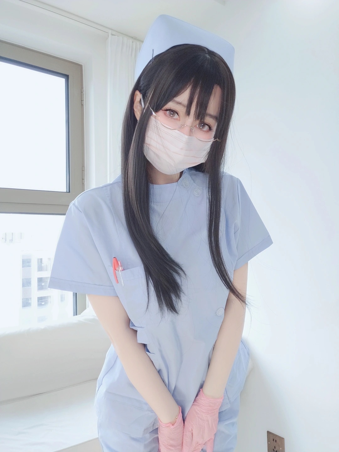 91tutu.cc@白银81 - 自摄Vol.95 蓝色护士-005.webp