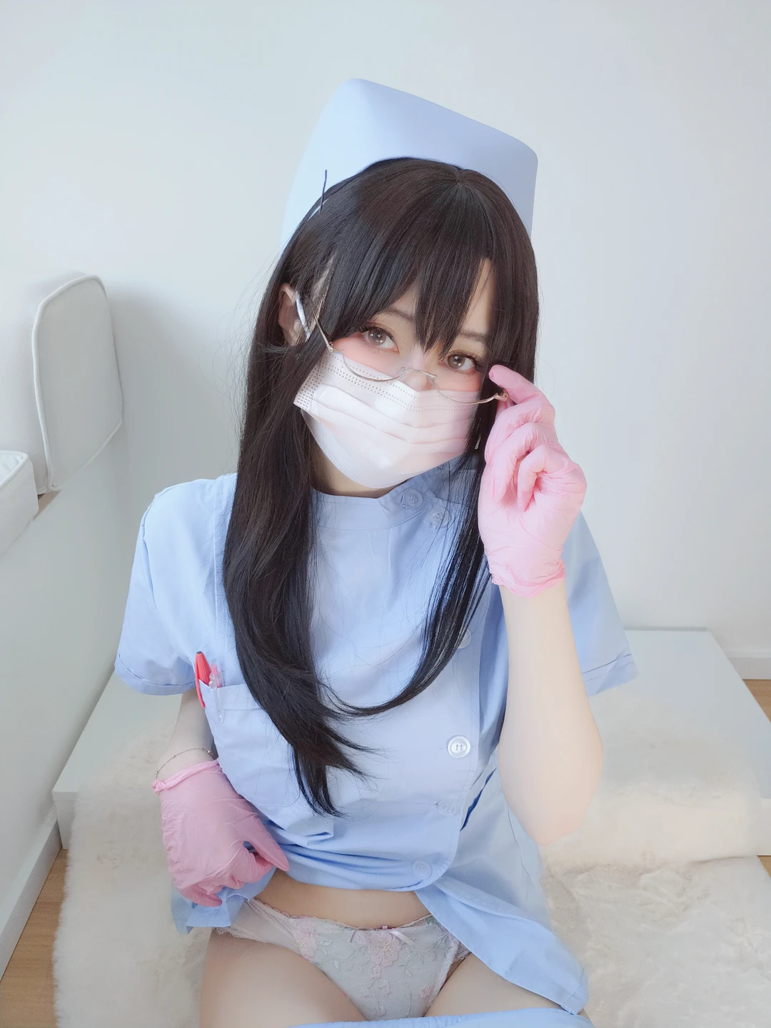 91tutu.cc@白银81 - 自摄Vol.95 蓝色护士-044.webp