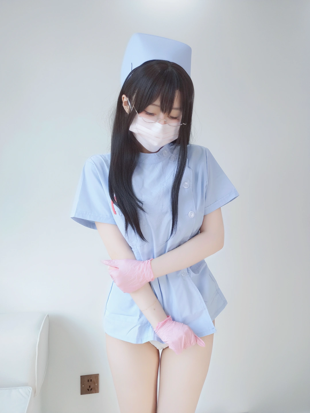 91tutu.cc@白银81 - 自摄Vol.95 蓝色护士-046.webp