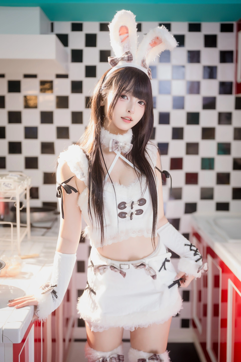 神楽坂真冬 - 毛绒白兔 [75P,2V-318MB]