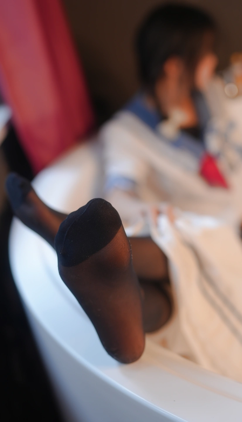 91tutu.cc@紧急企划 内部定制 小婕 水手服黑丝-058.webp