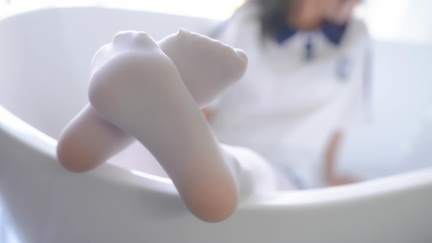 91tutu.cc@紧急企划 内部定制 小婕 秋名山 X006 校服白丝R18-008.webp