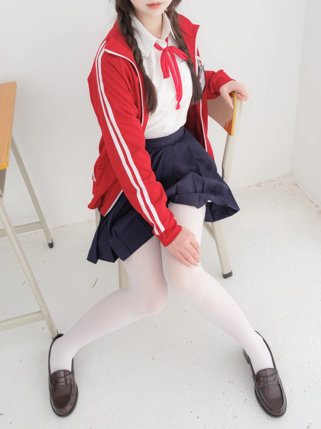 91tutu.cc@紧急企划 内部VIP 奶昔 白丝校服-003.webp