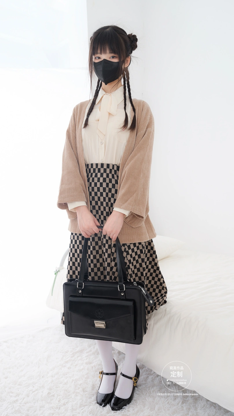 紧急企划 NO.043 EX-007 见希w 民国制服 白丝 [88P1V-3.45GB]