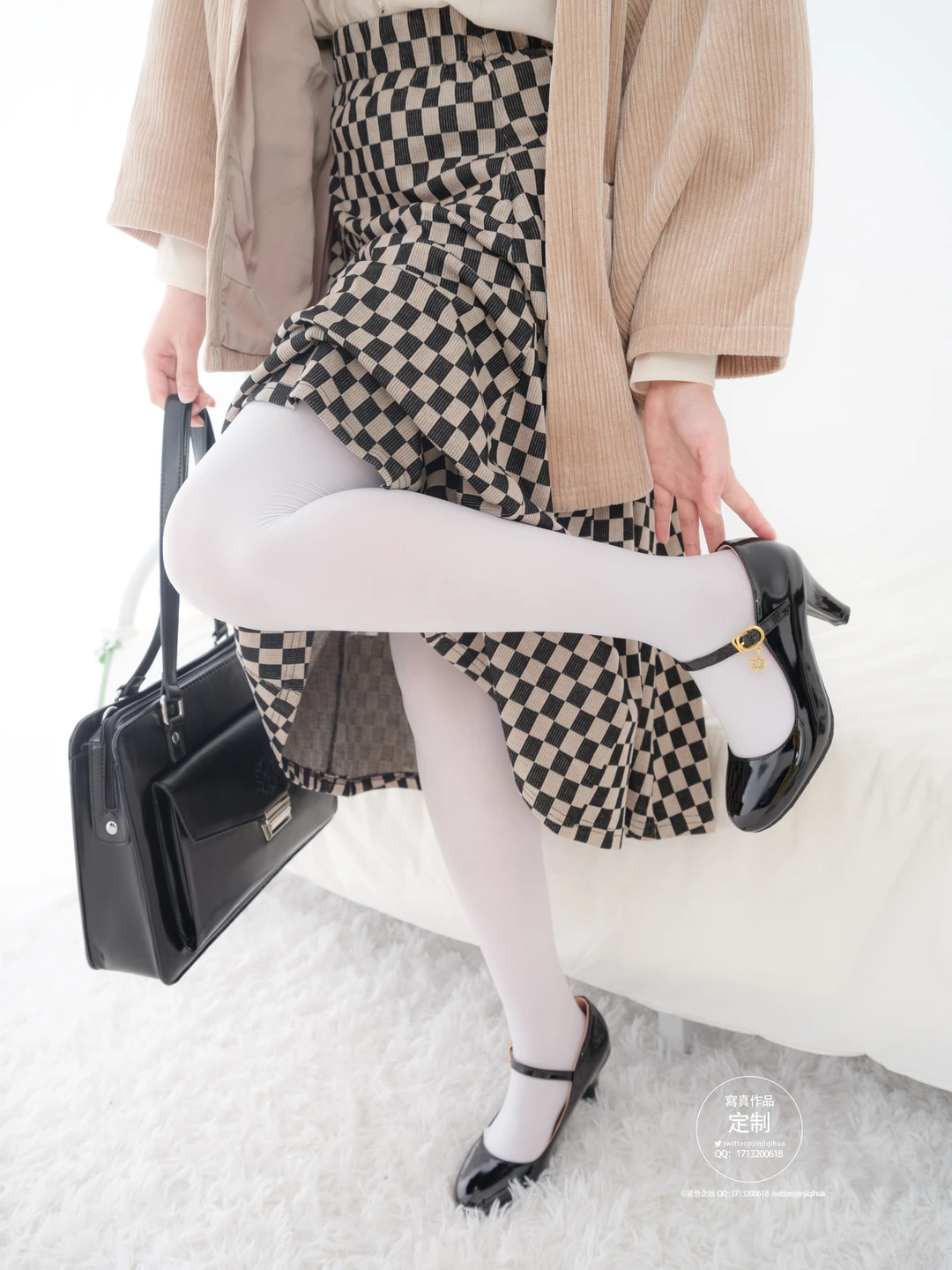 91tutu.cc@NO.043 EX-007 见希w 民国制服 白丝-004.webp