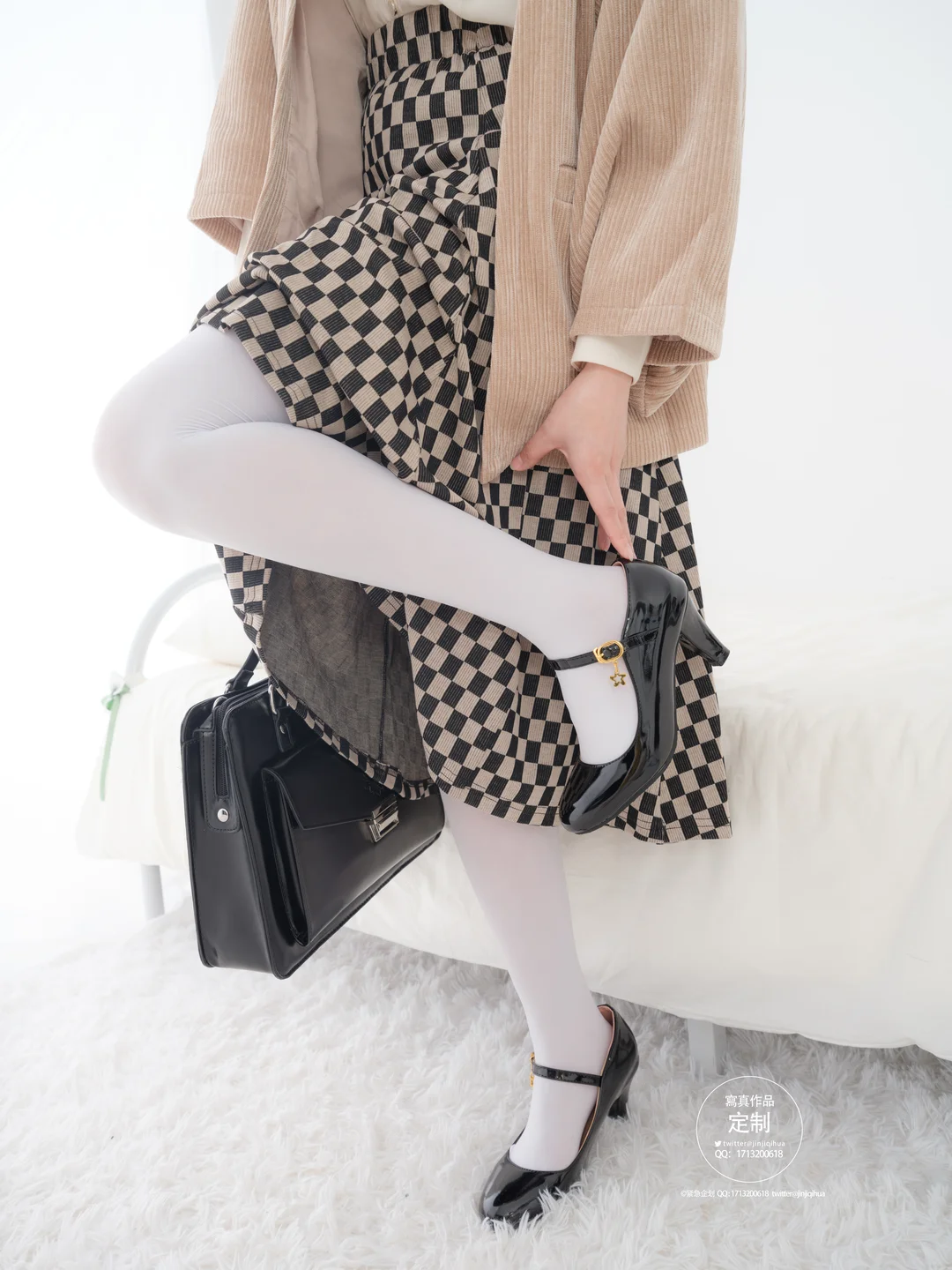 91tutu.cc@NO.043 EX-007 见希w 民国制服 白丝-018.webp