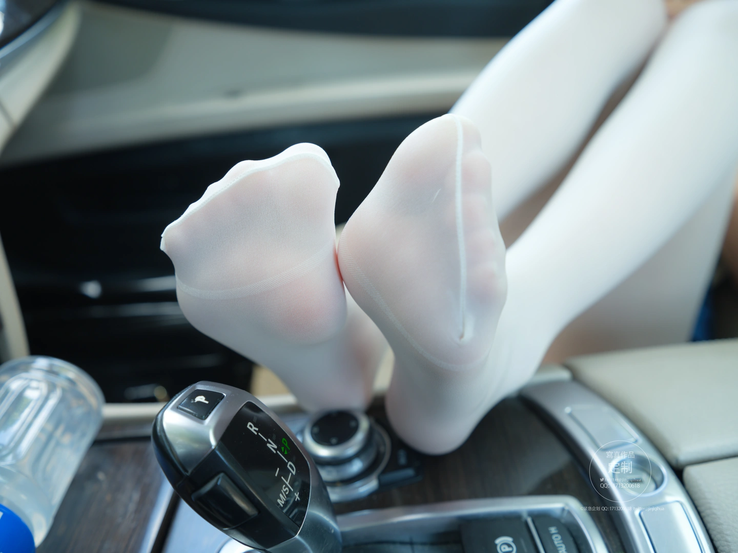 91tutu.cc@紧急企划 NO.045 一只喵喵梓 车内白丝-013.webp