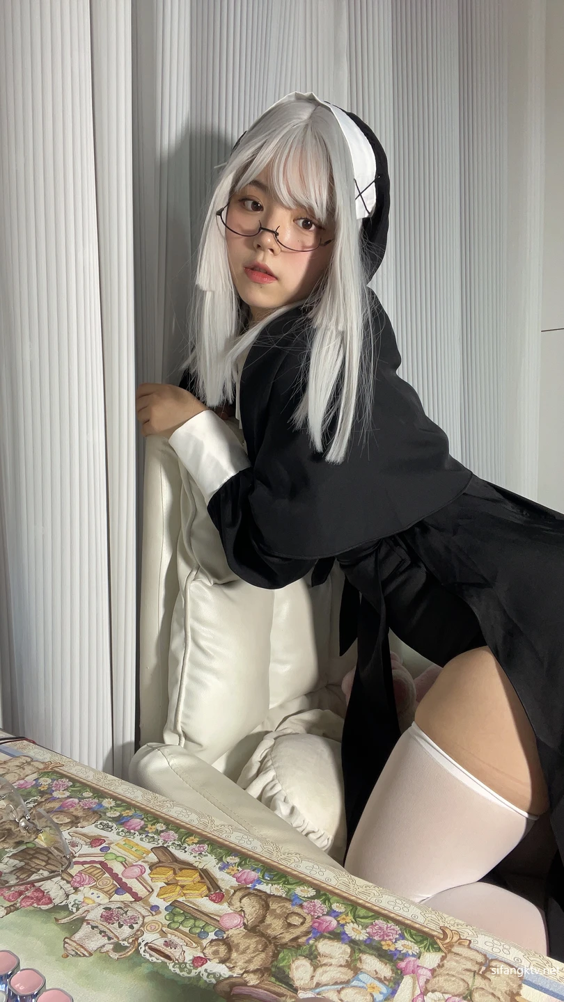 葱油饼er - No.14 修女 [51P-264.3MB]