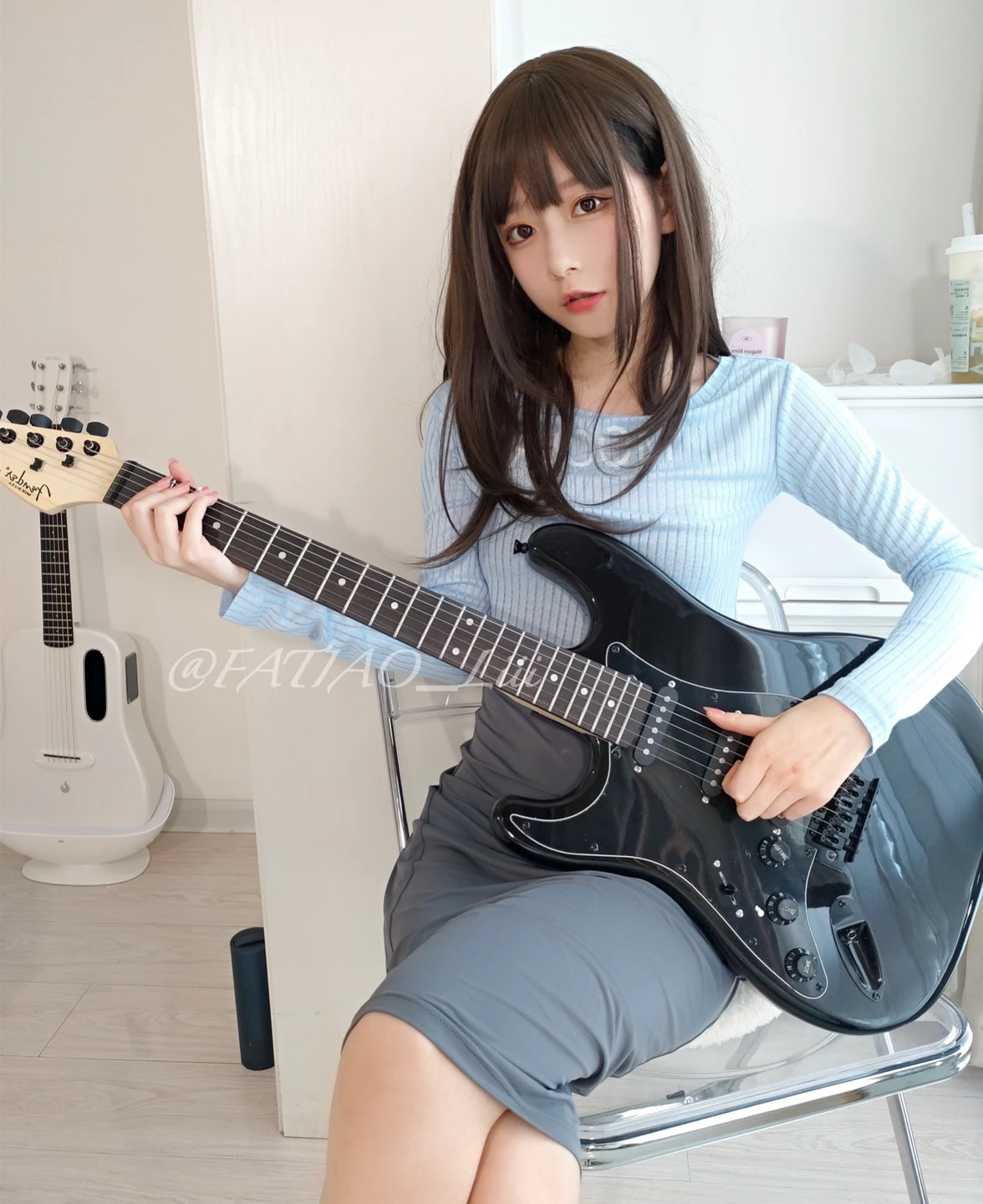 91tutu.cc@迷之呆梨 NO.004 吉他妹妹-009.webp