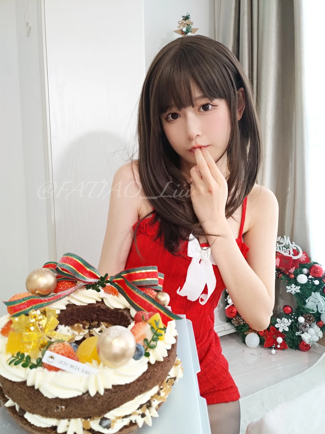 91tutu.cc@【20211224】クリスマスイブは残業しないでね~ あなたと一緒にケーキを食べるのを待っている-013.webp