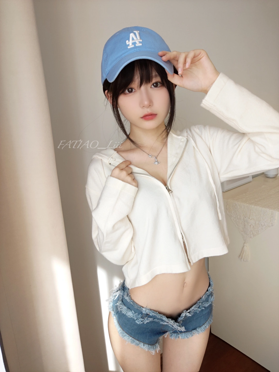 91tutu.cc@2022-10-13 中に何色の下着を着ているか当てましたか-007.webp