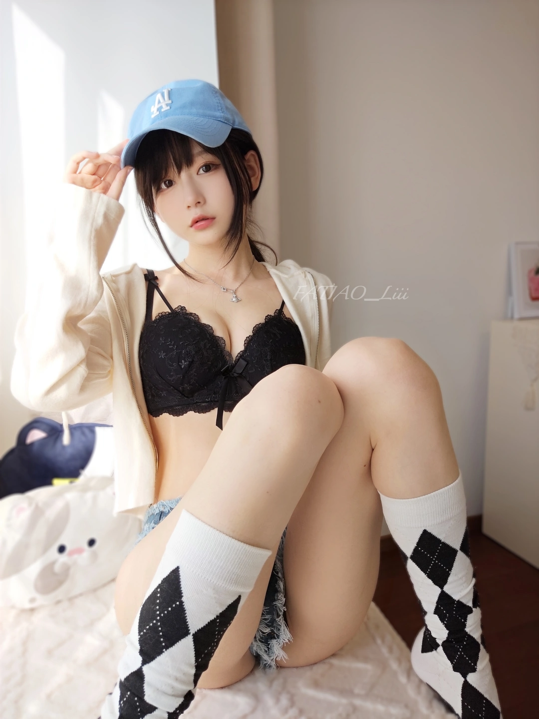 91tutu.cc@2022-10-13 中に何色の下着を着ているか当てましたか-017.webp