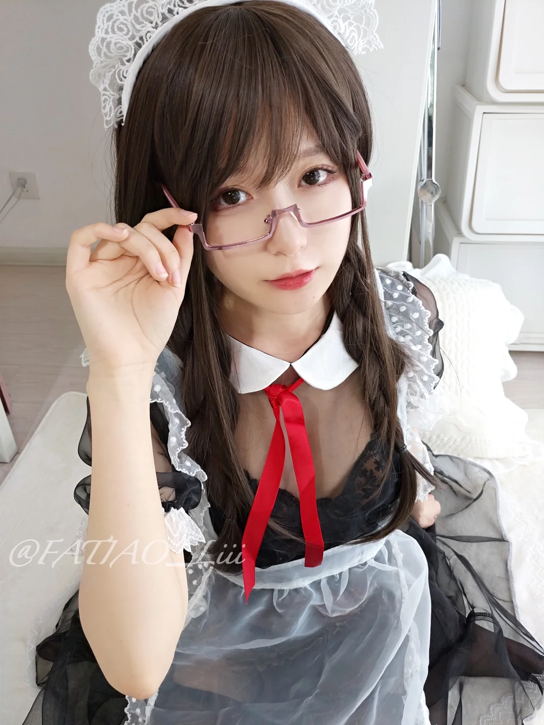 91tutu.cc@迷之呆梨 – NO.039 自撮り写真 半透明黑丝吊带女仆装（半透明メイド服）-043.webp