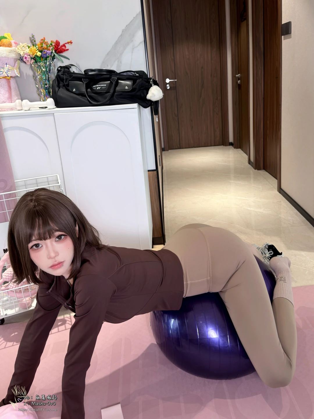 91tutu.cc@麻薯大王 - No.016 瑜伽垫上的越界-006.webp