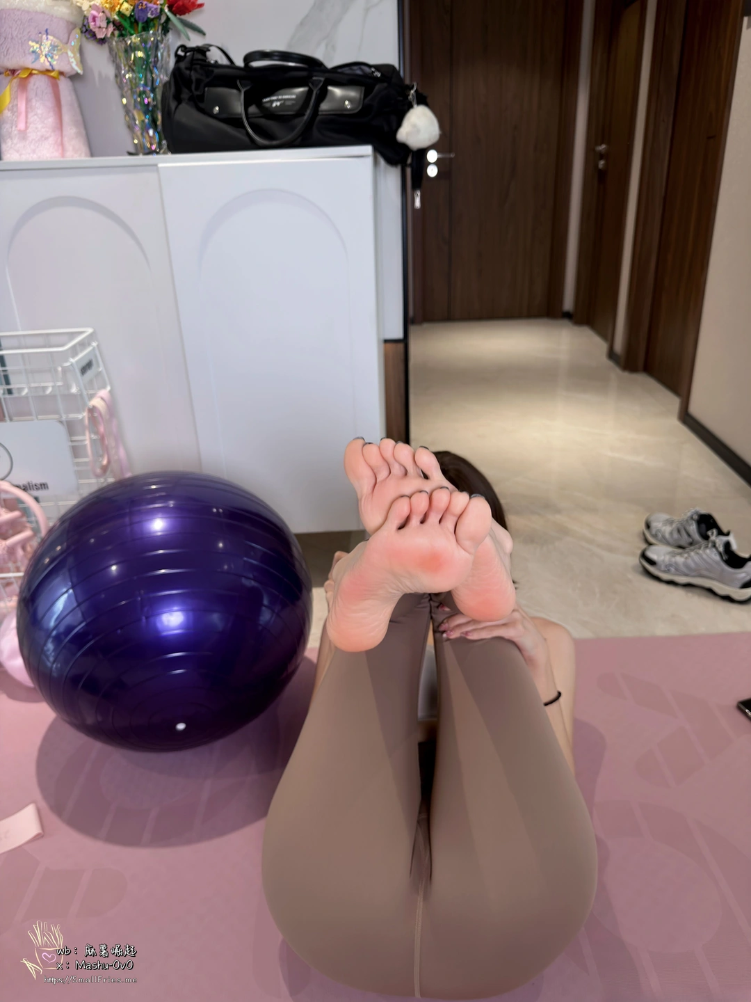 91tutu.cc@麻薯大王 - No.016 瑜伽垫上的越界-041.webp