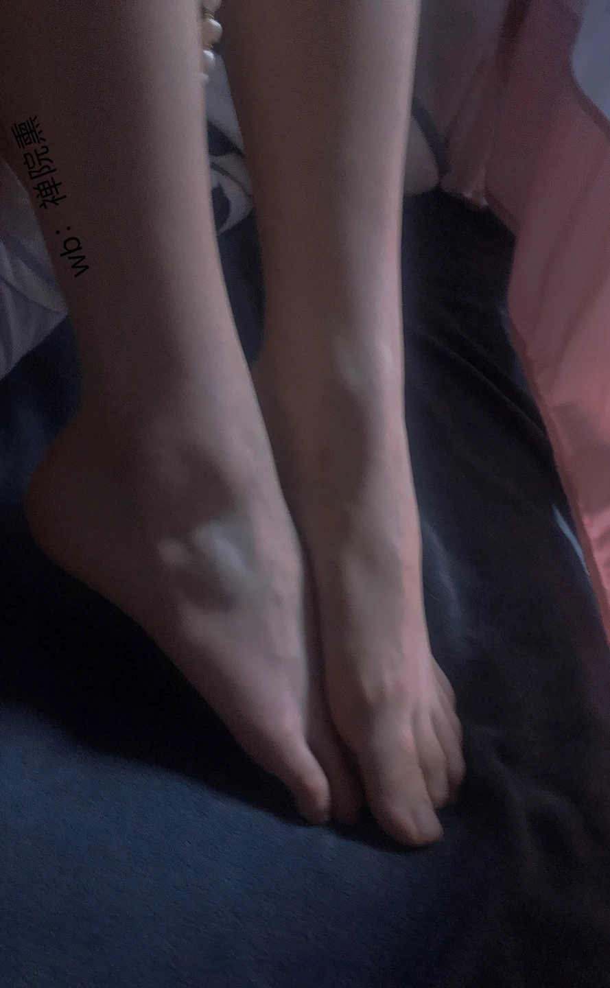 91tutu.cc@000 04_禅院熏_熏仔_早期微博的杂图_1138P_4V_863_70_MB-022.webp