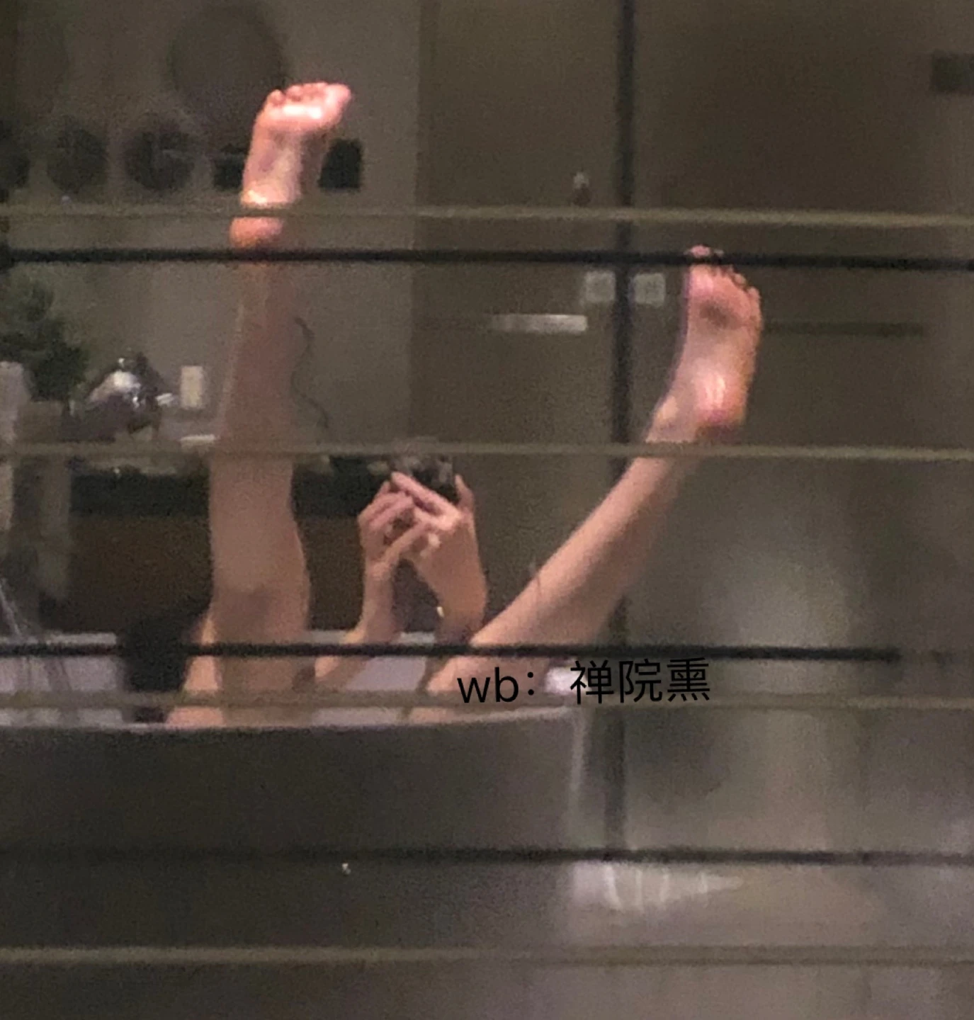 91tutu.cc@000 04_禅院熏_熏仔_早期微博的杂图_1138P_4V_863_70_MB-142.webp
