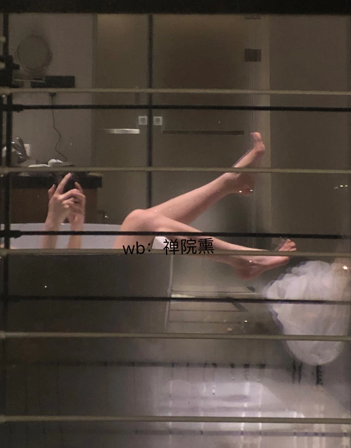 91tutu.cc@000 04_禅院熏_熏仔_早期微博的杂图_1138P_4V_863_70_MB-243.webp
