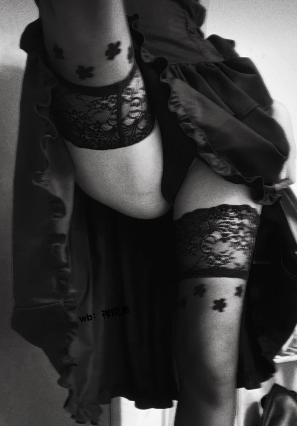 91tutu.cc@000 04_禅院熏_熏仔_早期微博的杂图_1138P_4V_863_70_MB-317.webp