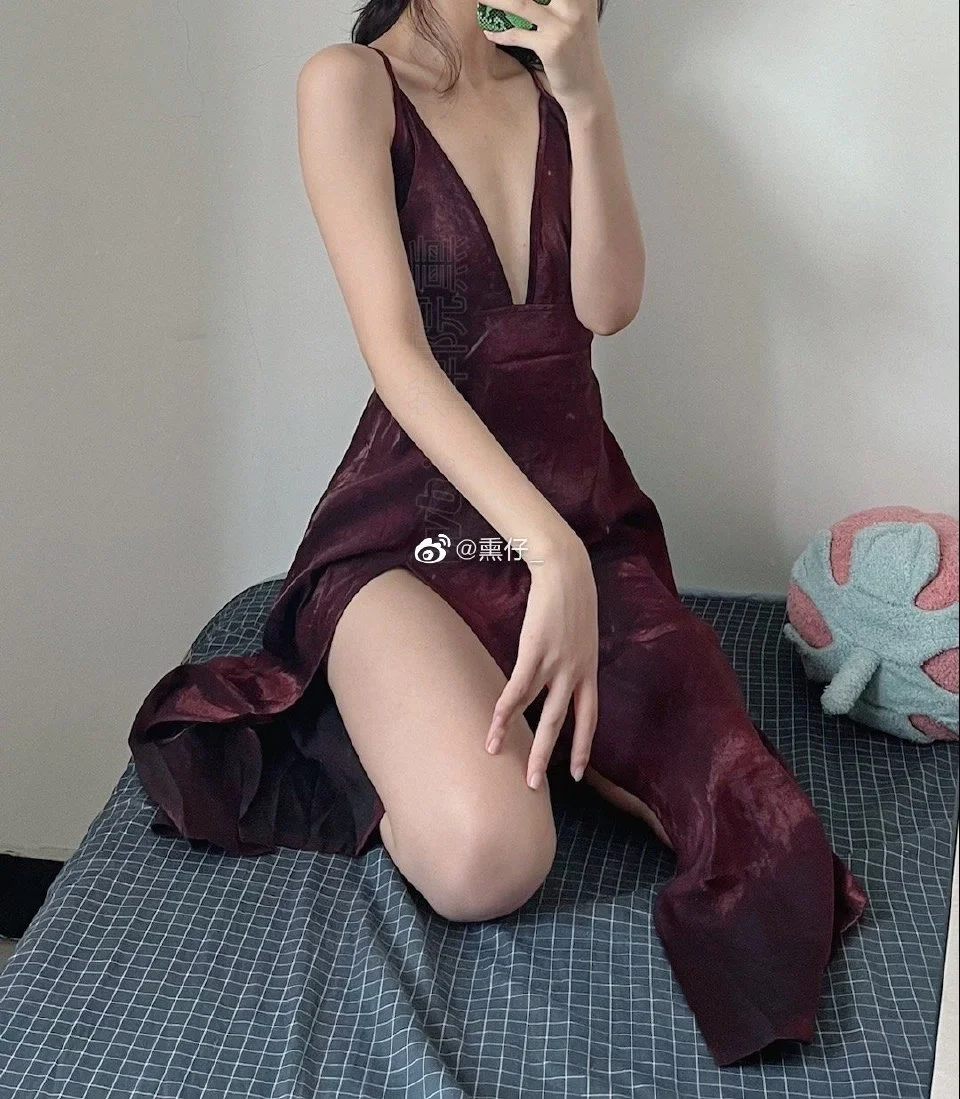 91tutu.cc@000 04_禅院熏_熏仔_早期微博的杂图_1138P_4V_863_70_MB-332.webp