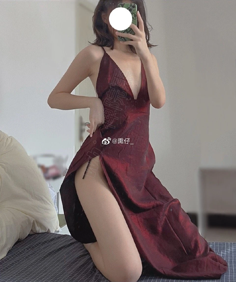 91tutu.cc@000 04_禅院熏_熏仔_早期微博的杂图_1138P_4V_863_70_MB-334.webp