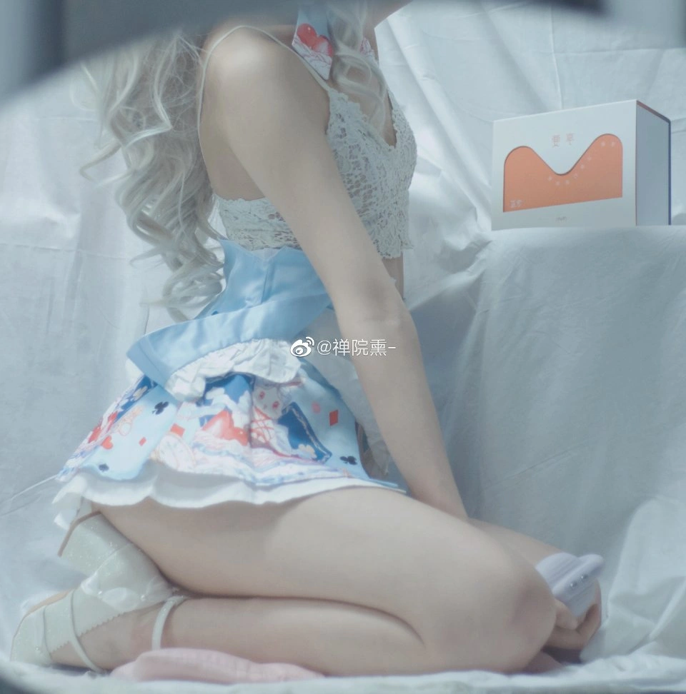 91tutu.cc@000 04_禅院熏_熏仔_早期微博的杂图_1138P_4V_863_70_MB-494.webp