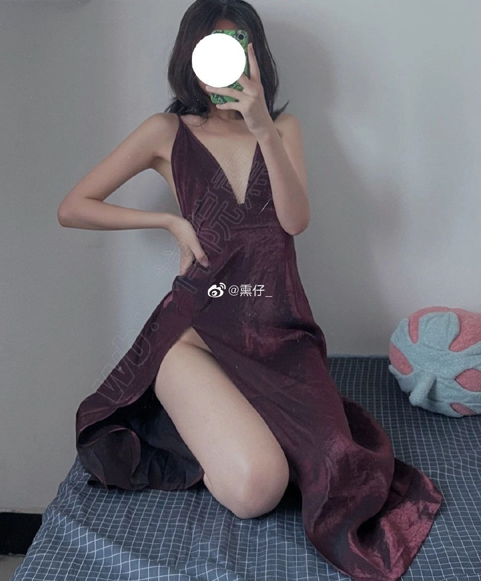 91tutu.cc@000 04_禅院熏_熏仔_早期微博的杂图_1138P_4V_863_70_MB-581.webp