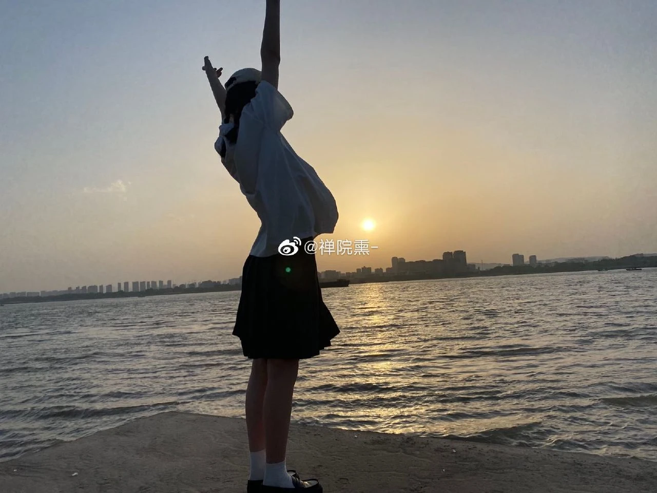 91tutu.cc@000 04_禅院熏_熏仔_早期微博的杂图_1138P_4V_863_70_MB-760.webp