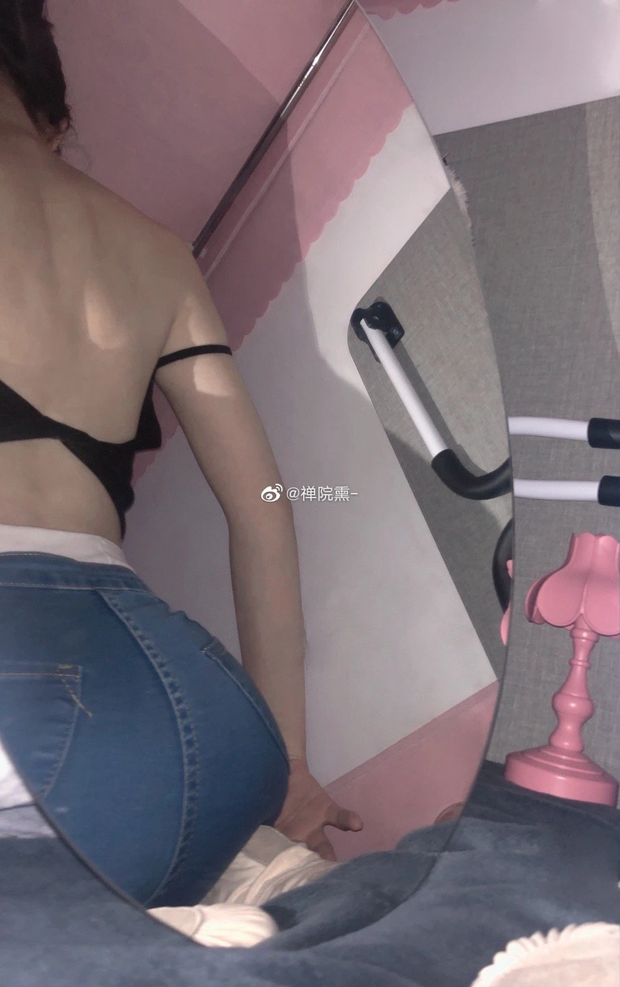 91tutu.cc@000 04_禅院熏_熏仔_早期微博的杂图_1138P_4V_863_70_MB-791.webp