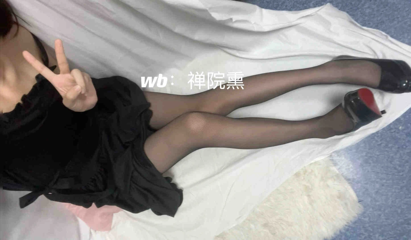 91tutu.cc@000 04_禅院熏_熏仔_早期微博的杂图_1138P_4V_863_70_MB-796.webp