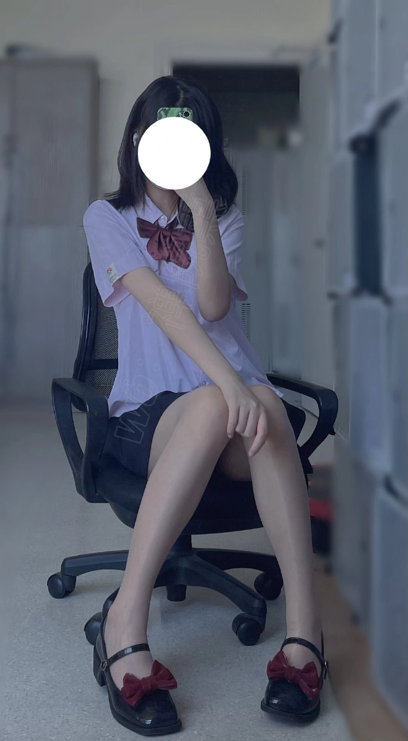 91tutu.cc@000 04_禅院熏_熏仔_早期微博的杂图_1138P_4V_863_70_MB-821.webp