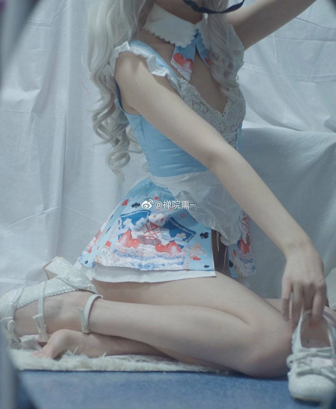 91tutu.cc@000 04_禅院熏_熏仔_早期微博的杂图_1138P_4V_863_70_MB-880.webp