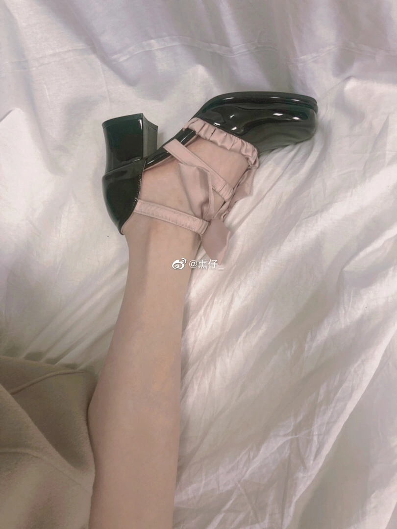 91tutu.cc@000 04_禅院熏_熏仔_早期微博的杂图_1138P_4V_863_70_MB-915.webp